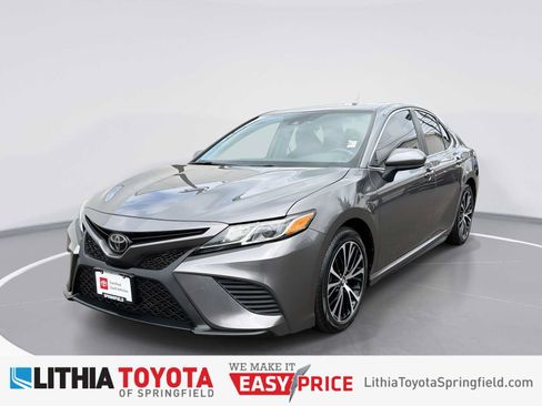 Certified 2019 Toyota Camry SE FWD image 1