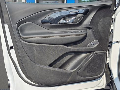 Used 2024 GMC Terrain AT4 image 13