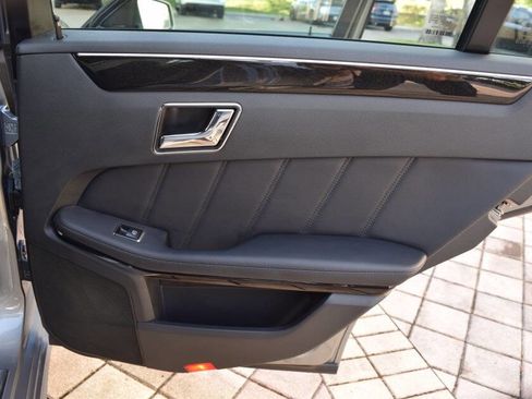 Used 2010 Mercedes-Benz E 350 4MATIC Sedan image 72