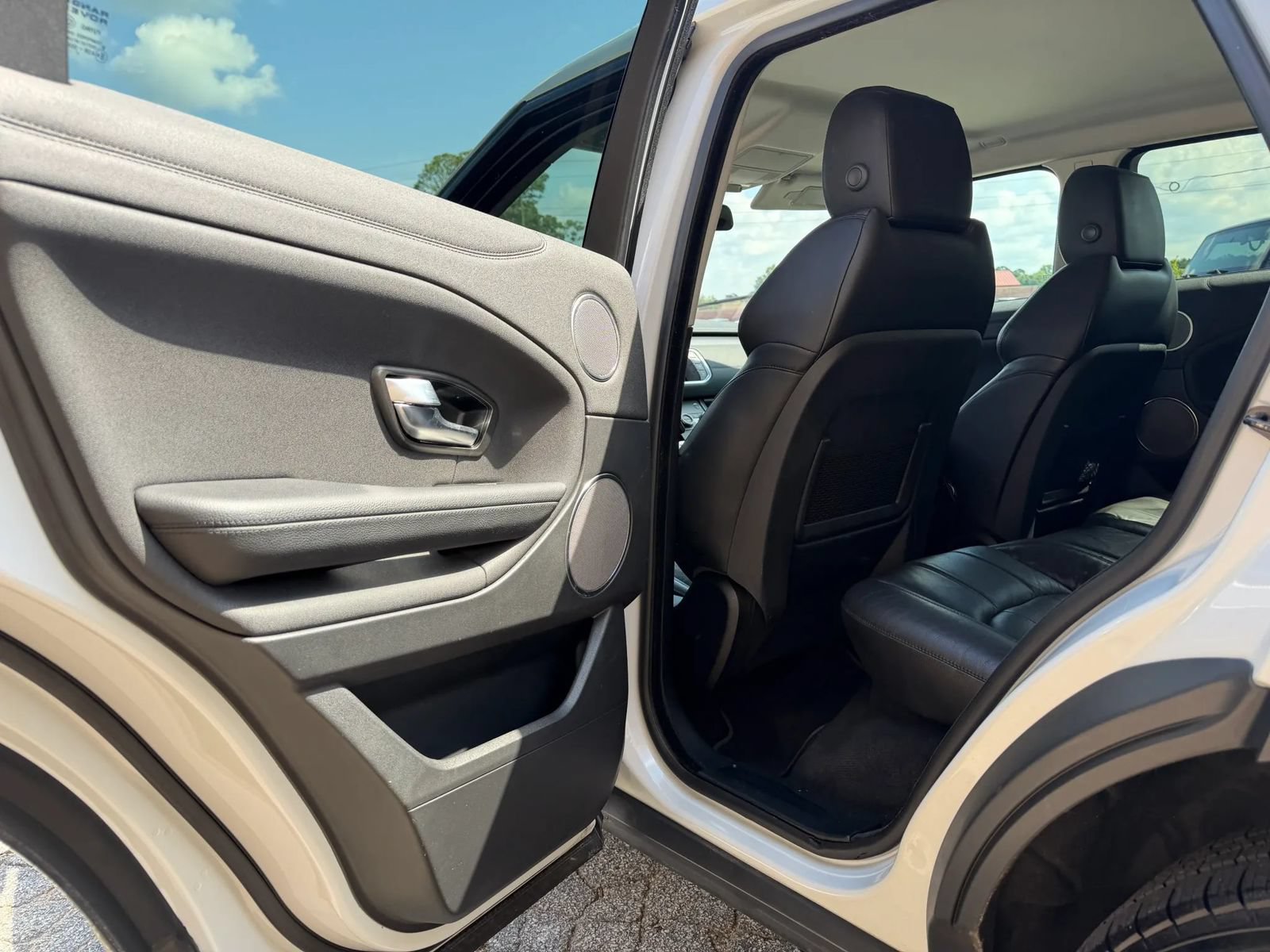 Used 2018 Land Rover Range Rover Evoque SE AWD/4WD image 19
