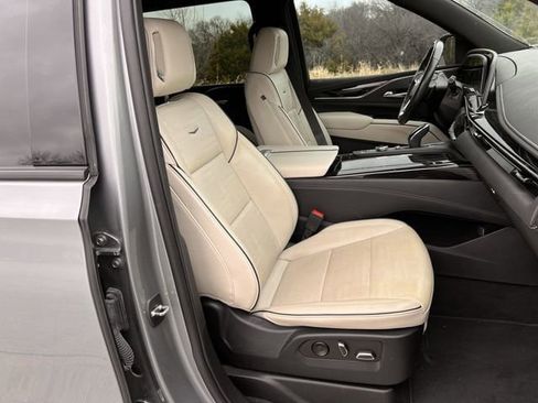 Certified 2023 Cadillac Escalade ESV Sport w/ Touring Package image 28