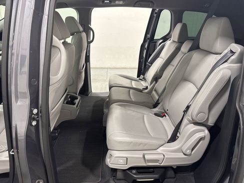Used 2018 Honda Odyssey EX-L image 24