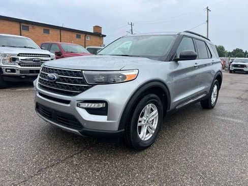 Certified 2023 Ford Explorer XLT w/ Equipment Group 202A AWD/4WD image 30