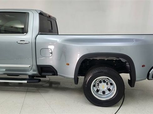 Used 2024 Chevrolet Silverado 3500 High Country image 10