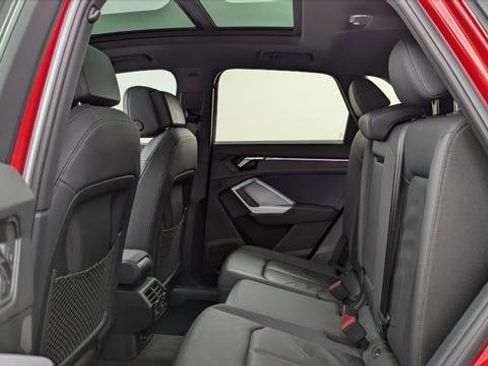 Used 2023 Audi Q3 2.0T Premium Plus w/ Premium Plus Package image 17