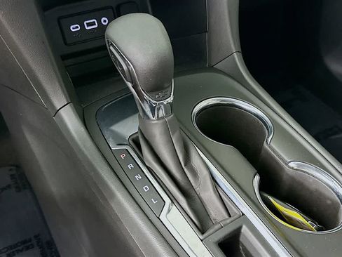Used 2022 Chevrolet Equinox LS FWD image 19
