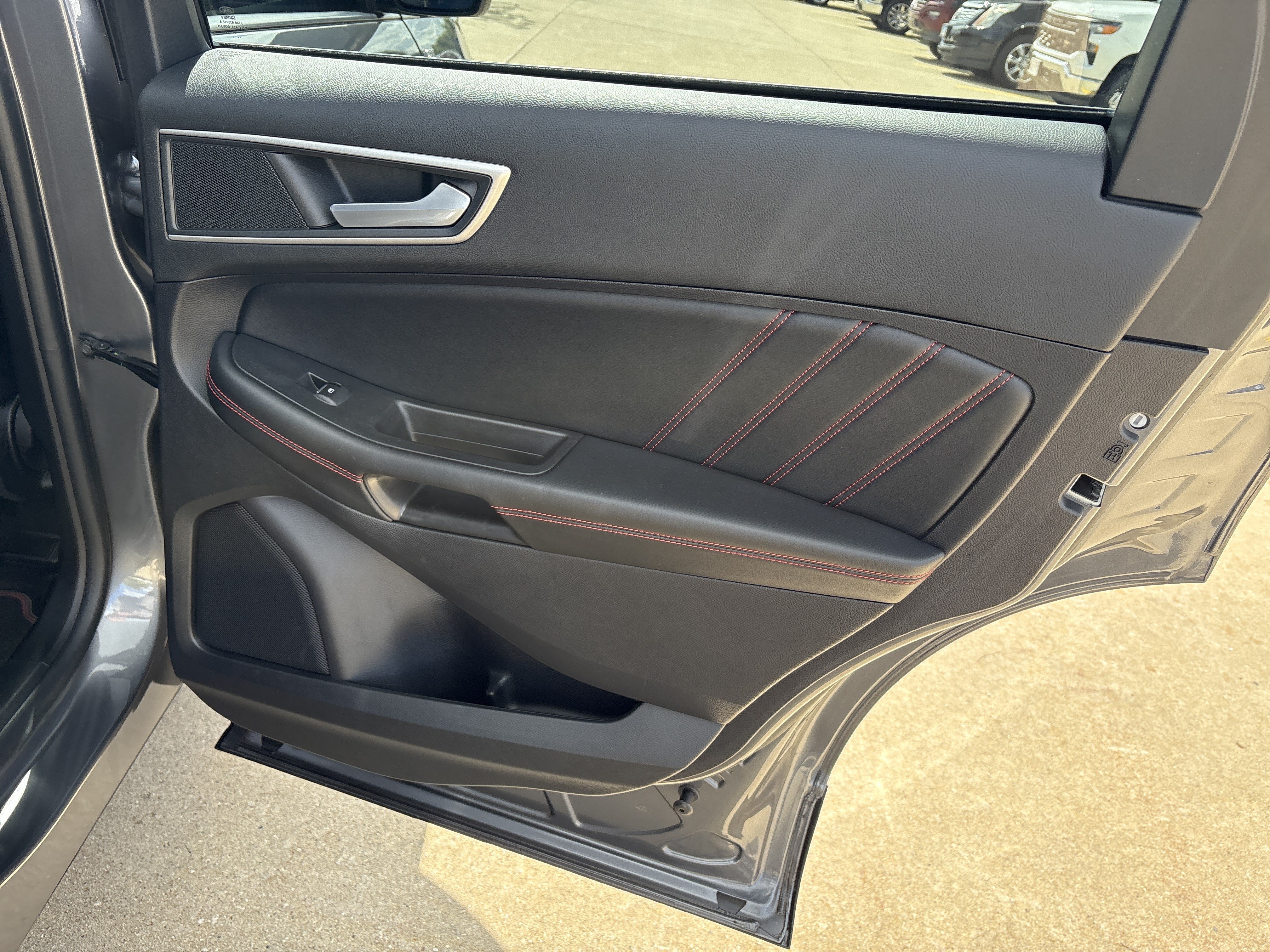 Used 2021 Ford Edge ST-Line AWD/4WD image 18