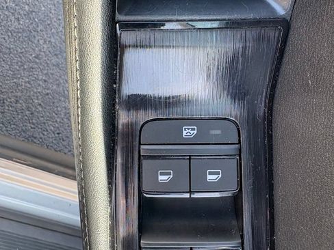 Used 2025 Nissan Rogue SV FWD image 19