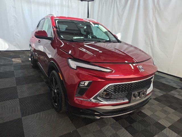 Used 2024 Buick Encore GX Sport Touring FWD image 2