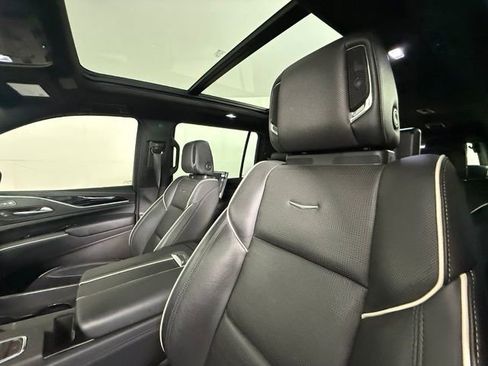 Used 2022 Cadillac Escalade ESV Sport w/ Touring Package AWD/4WD image 5