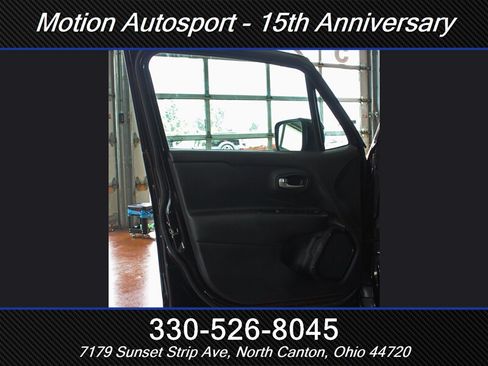 Used 2017 Jeep Renegade Altitude AWD/4WD image 10