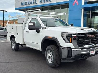 New 2024 GMC Sierra 2500 Pro w/ Convenience Package
