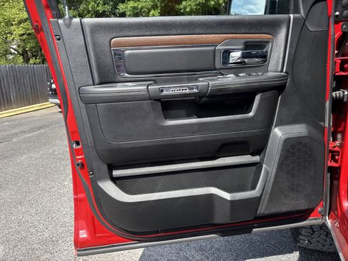 Used 2014 RAM 1500 Laramie image 13