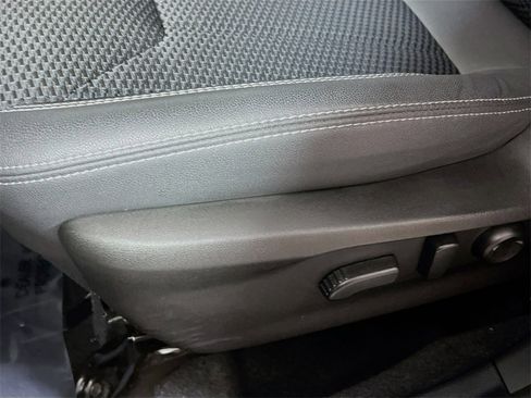 Used 2020 Subaru Forester Premium image 18