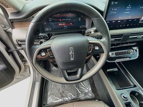 Used 2023 Lincoln Corsair Reserve w/ Equipment Group 201A AWD/4WD image 11