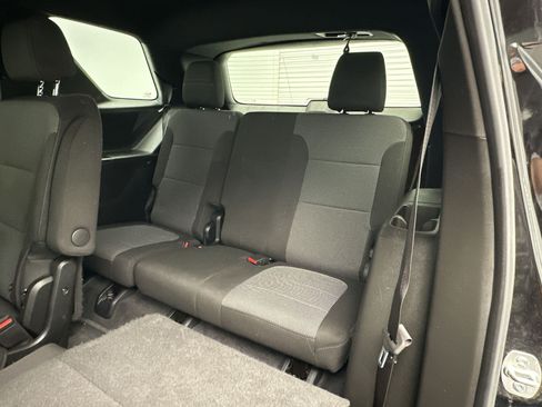Certified 2023 Chevrolet Traverse LT w/ LPO, Floor Liner Package AWD/4WD image 31