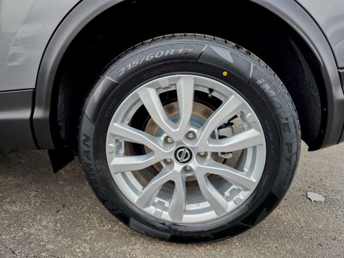 Used 2022 Nissan Rogue Sport SV image 14