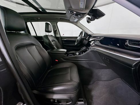 Used 2022 Jeep Grand Cherokee Limited 4xe image 31