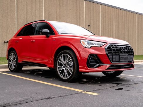 Used 2025 Audi Q3 2.0T Premium Plus w/ Premium Plus Package AWD/4WD image 2