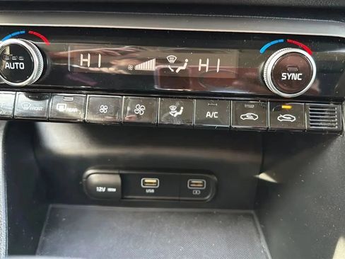 Used 2022 Kia K5 LX FWD image 19