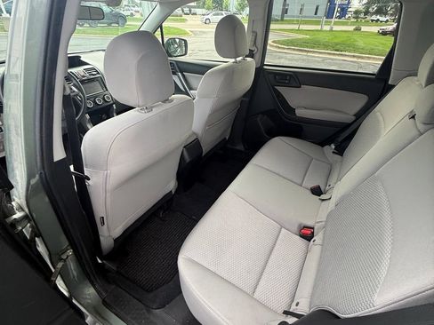 Used 2015 Subaru Forester 2.5i Premium AWD/4WD image 9