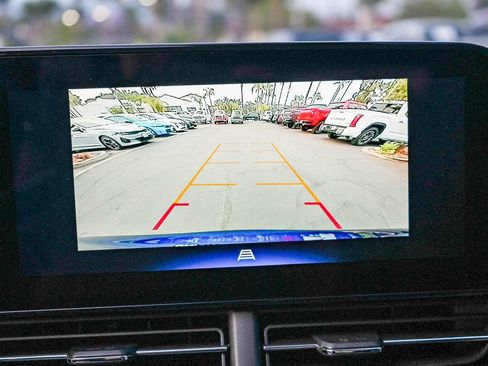 Used 2024 Chevrolet Trax LT w/ Driver Confidence Package FWD image 21