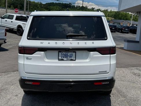 Used 2024 Jeep Wagoneer Series II AWD/4WD image 5