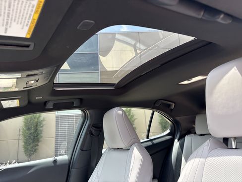 Used 2023 Lexus UX 250h AWD w/ Premium Package image 28
