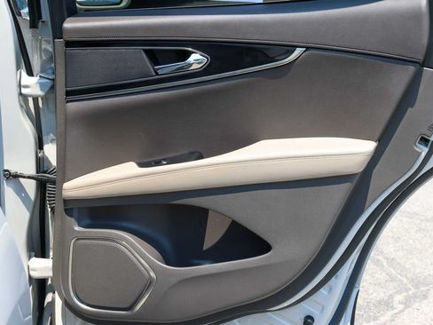 Used 2022 Lincoln Nautilus Reserve AWD/4WD image 19