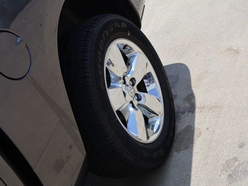Used 2018 RAM 1500 Big Horn AWD/4WD image 39