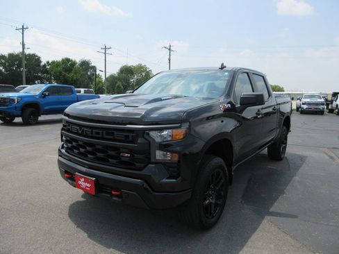 Used 2025 Chevrolet Silverado 1500 Custom Trail Boss AWD/4WD image 11