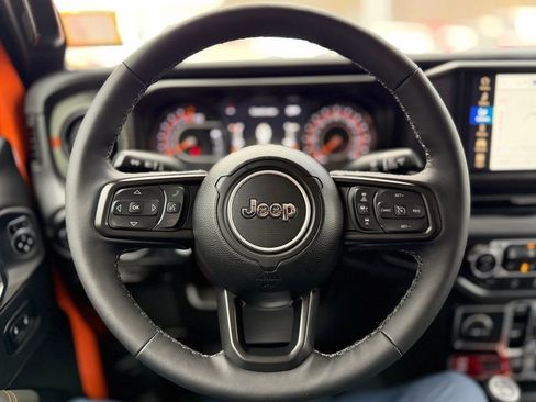 Used 2025 Jeep Gladiator Mojave w/ Safety Group image 11