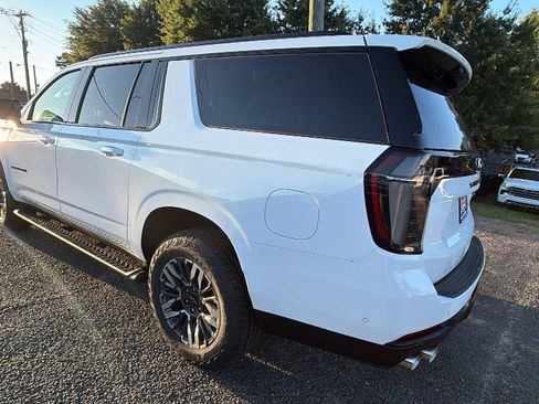New 2026 Chevrolet Suburban Z71 w/ Comfort Package AWD/4WD image 11