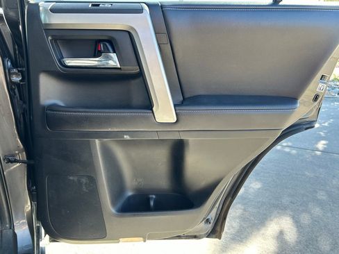 Used 2016 Toyota 4Runner SR5 AWD/4WD image 27