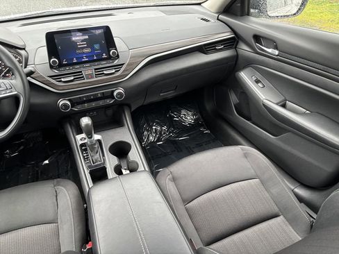 Used 2025 Nissan Altima 2.5 SV image 22