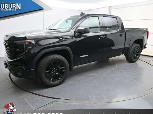 Used 2025 GMC Sierra 1500 Elevation image 2