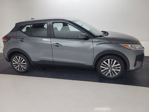 Used 2021 Nissan Kicks SV FWD image 11