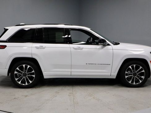 Used 2022 Jeep Grand Cherokee Overland w/ Luxury Tech Group IV image 7