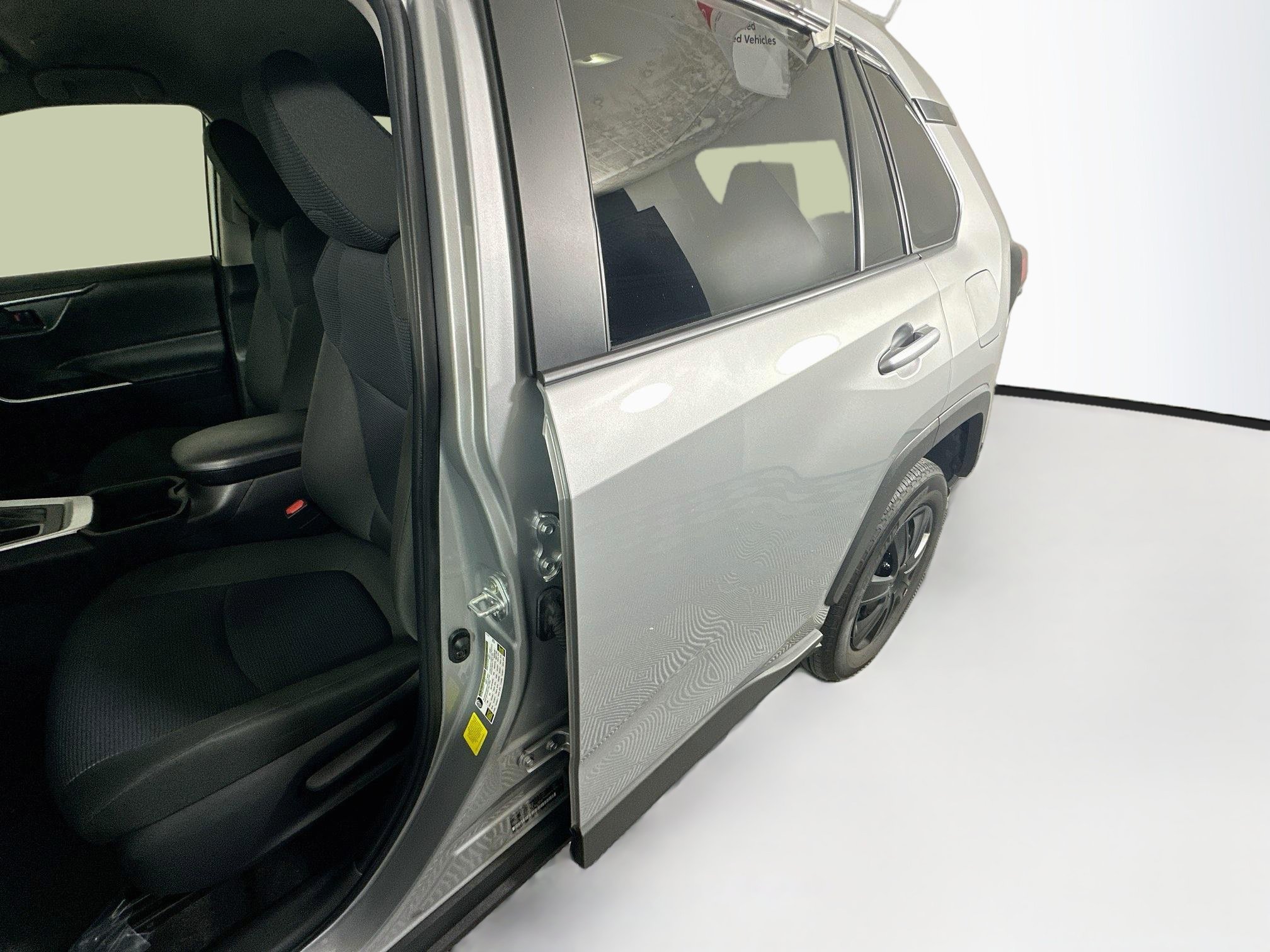 Used 2025 Toyota RAV4 LE AWD/4WD image 12