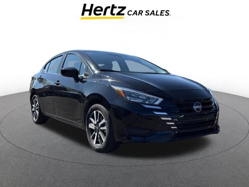 Used 2025 Nissan Versa SV image 1