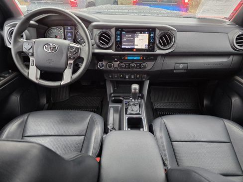 Used 2019 Toyota Tacoma TRD Sport AWD/4WD image 22