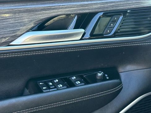 Used 2024 Jeep Wagoneer L Series II w/ Flexible Seating Group image 21