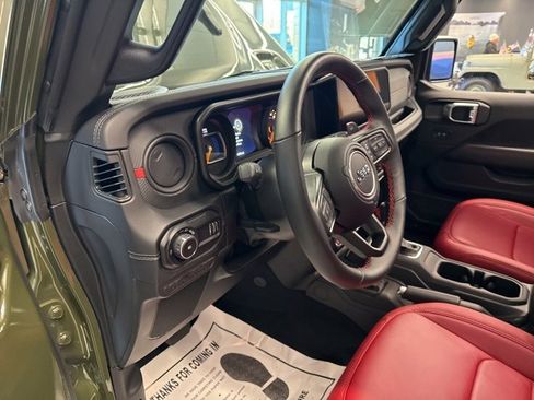 Used 2024 Jeep Wrangler Unlimited Rubicon 392 image 17