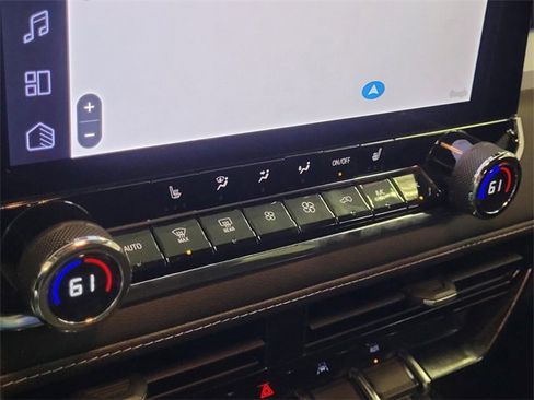 Used 2023 Chevrolet Colorado LT w/ LT Convenience Package II image 18