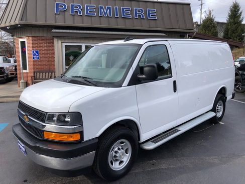 Used 2024 Chevrolet Express 2500 w/ Driver Convenience Package image 9