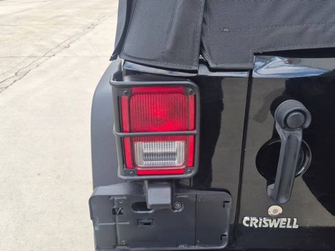 Used 2009 Jeep Wrangler X w/ Black Appearance Group AWD/4WD image 20
