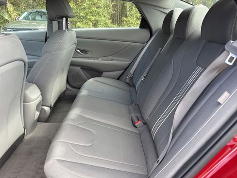 Certified 2025 Hyundai Elantra Sport image 13