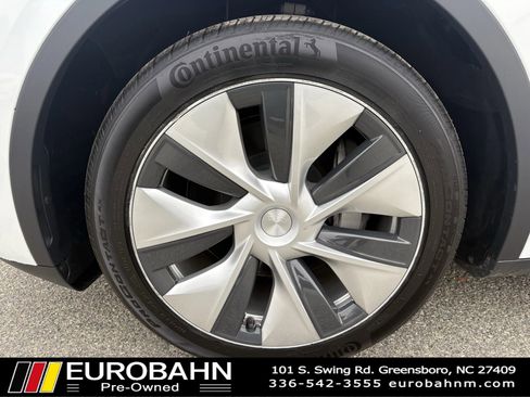 Used 2023 Tesla Model Y Long Range AWD/4WD image 30