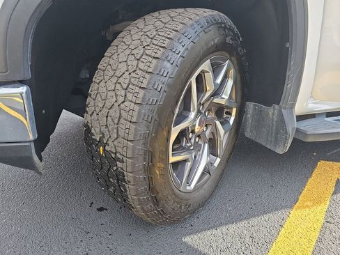 Used 2023 GMC Sierra 1500 SLT w/ SLT Premium Package image 31