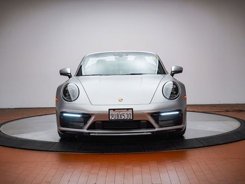 Certified 2022 Porsche 911 Carrera RWD image 6